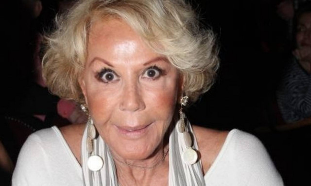 Ζωή Λάσκαρη: «Με θλίβουν τα Χριστούγεννα, δεν περνάω καλά»