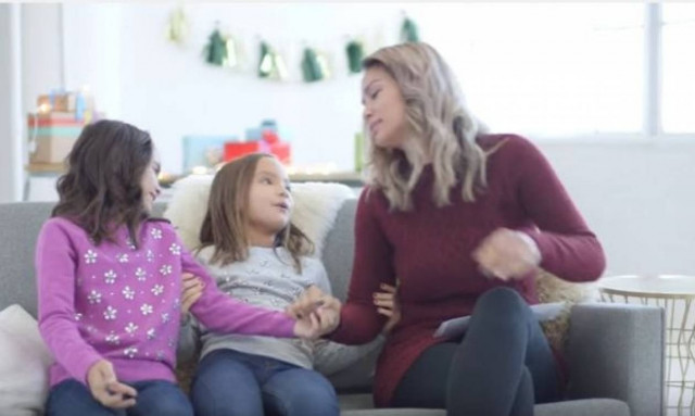 Γράμμα στη μαμά για τα Χριστούγεννα: Τέσσερις ιστορίες που θα σας συγκινήσουν