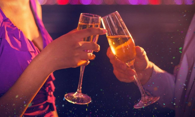 Αλκοόλ και καρκίνος: Πόσα ποτά την ημέρα αυξάνουν τον κίνδυνο