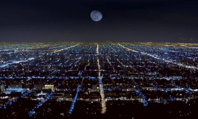 Η Κίνα φθάνει στη σκοτεινή πλευρά της Σελήνης