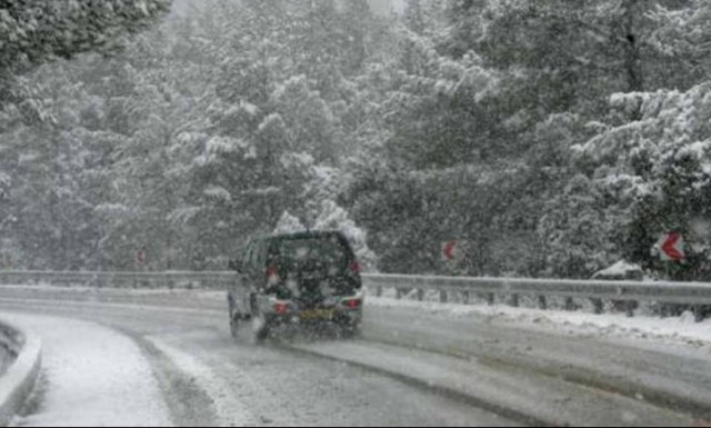 ΤΩΡΑ: Χιονίζει στην Αττική – Σε ποιες περιοχές θα το στρώσει - Δείτε LIVE εικόνα