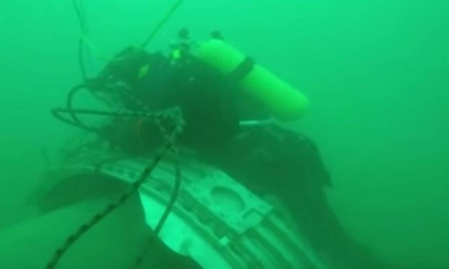 Βίντεο ντοκουμέντο: Υποβρύχιες εικόνες από την ανάσυρση συντριμμιών του Τουπόλεφ