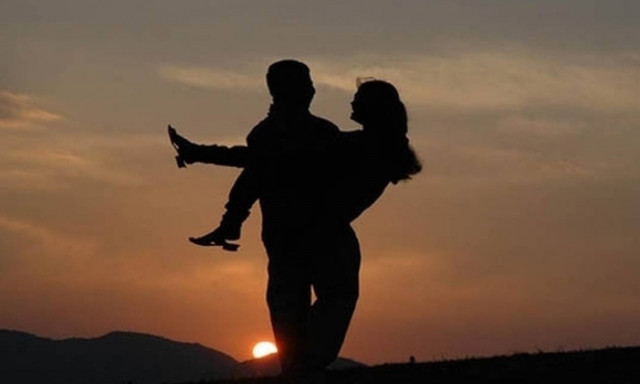 Θα πάθετε πλάκα όταν μάθετε ότι αυτό είναι το νέο ζευγάρι της ελληνικής showbiz!