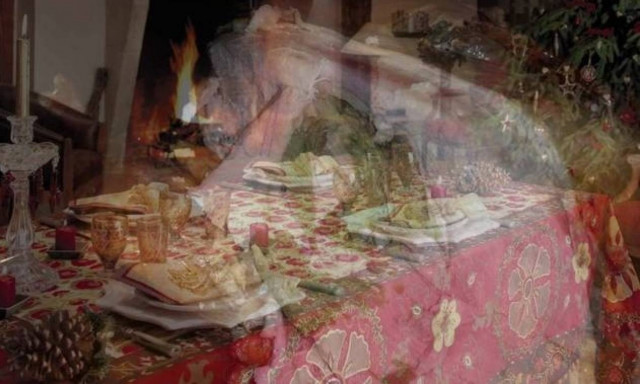 Αηδιαστική «έκπληξη» σε χριστουγεννιάτικο τραπέζι- Τι αντίκρισαν και έμειναν όλοι νηστικοί (photos)