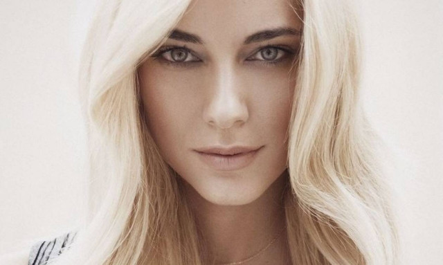 Δούκισσα: Το τέλειο φόρεμα για το ρεβεγιόν!