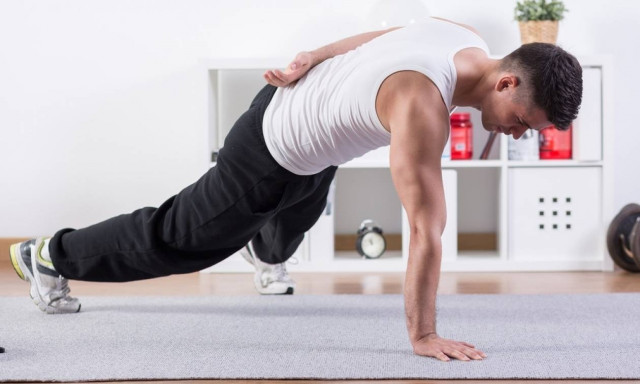 Σπιτικές ασκήσεις για σένα που αποκλείστηκες από το χιόνι