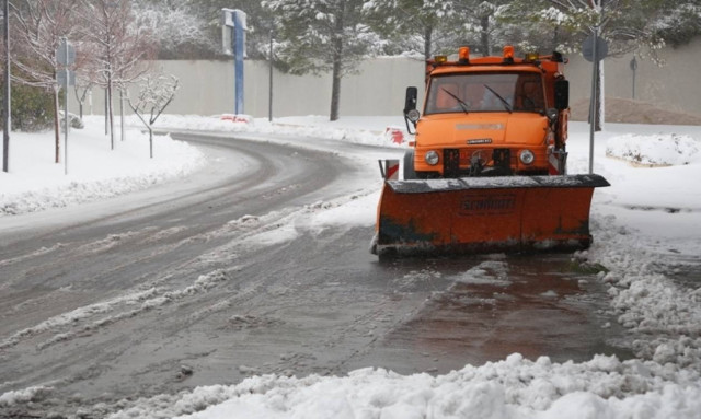Καιρός - Live:  Επί ποδός οι Αρχές για την σφοδρή χιονόπτωση