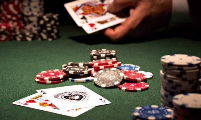 Φέτος τις γιορτές το Casino είναι… online!