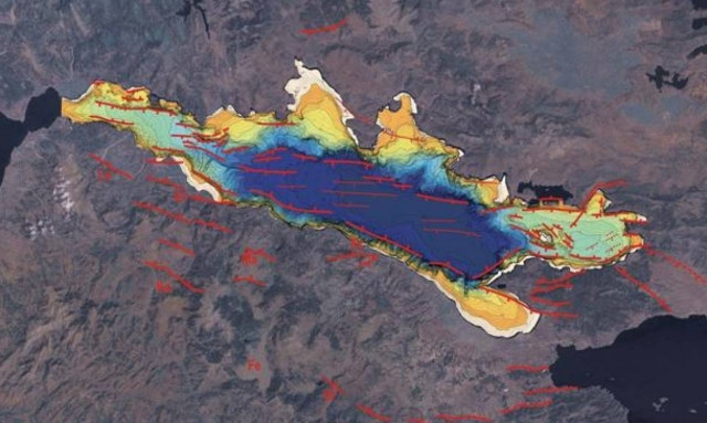 Τρόμος από τη μυστηριώδη παραμόρφωση του φλοιού της Γης στον Κορινθιακό Κόλπο - Τι συμβαίνει;