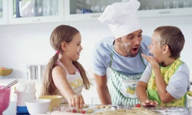 Αγαπητοί μπαμπάδες, να τι χρειάζεται πραγματικά η μητέρα των παιδιών σας, από εσάς