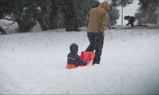 Καιρός: Έρχεται «λευκή» Πρωτοχρονιά - Σε ποιες περιοχές θα «το στρώσει»!