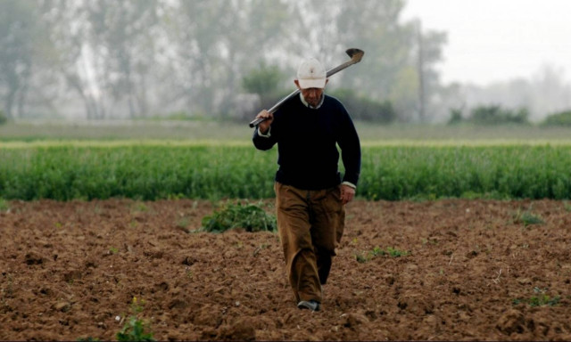 Ο υπολογισμός της μηνιαίας ασφαλιστικής εισφοράς των αγροτών