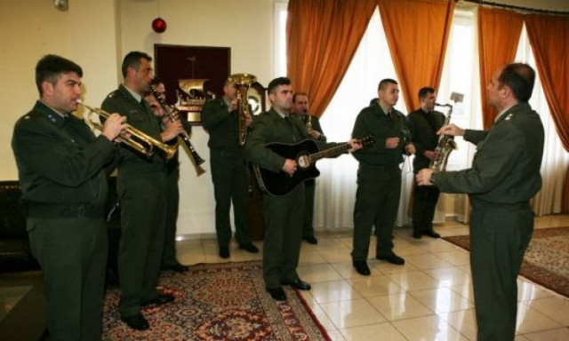 Πρωτοχρονιάτικα Κάλαντα στον Αρχηγό Τακτικής Αεροπορίας (pics)