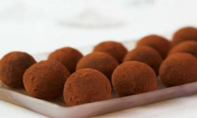 Φτιάξτε εύκολα και γρήγορα τρουφάκια σοκολάτας