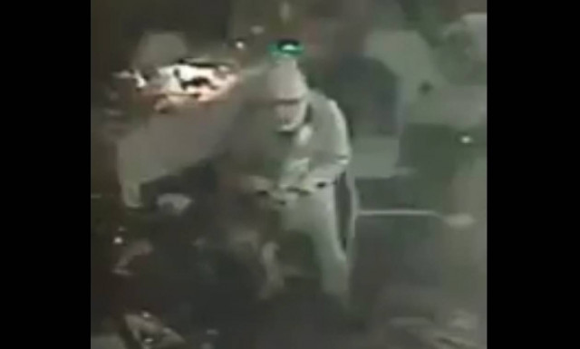 Ένοπλη επίθεση Κωνσταντινούπολη: Εγκλωβισμένος μέσα στο κλαμπ ένας από τους ενόπλους - Δείτε βιντεο