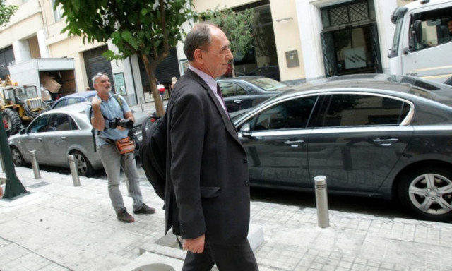 Stathakis to ANA: Government decides on top issues; will continue policy of redistribution