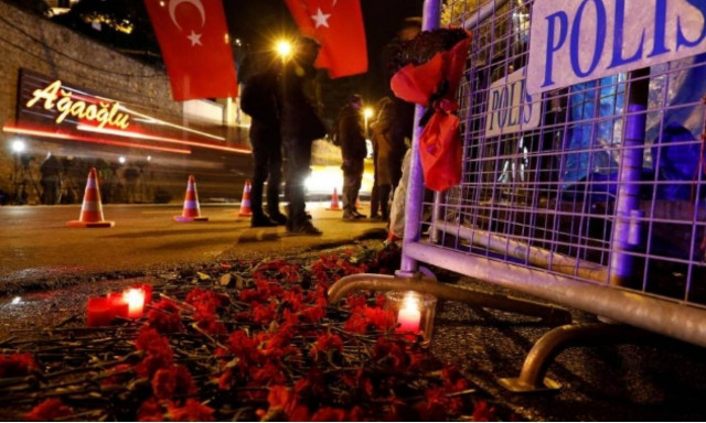 Επίθεση Κωνσταντινούπολη: Νέες φωτογραφίες του δράστη - 8 συλλήψεις για το αιματοκύλισμα στο Ρέινα