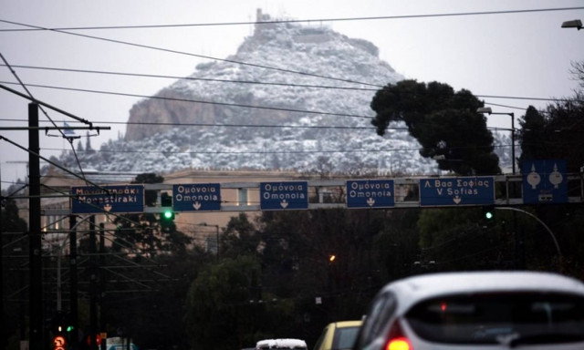 Καιρός - Θεοφάνεια: Θα «το στρώσει» σε Σύνταγμα και Λευκό Πύργο - Καταφτάνει νέος σφοδρός χιονιάς