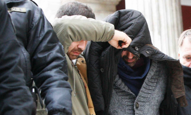 Δολοφονία παιδοψυχιάτρου - Ξέσπασε ο αδελφός της Θώμης Κουμπούρα: «Πες την αλήθεια, ρε!» (vid)