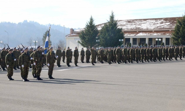 Στρατιωτική θητεία: Τι λέει ο Βίτσας για την αύξηση