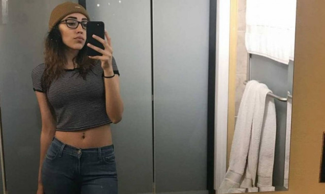 To καυτό μπλουζάκι που έχει «τρελάνει» το διαδίκτυο: Πάτα στην εικόνα και κάτι… μαγικό θα συμβεί!