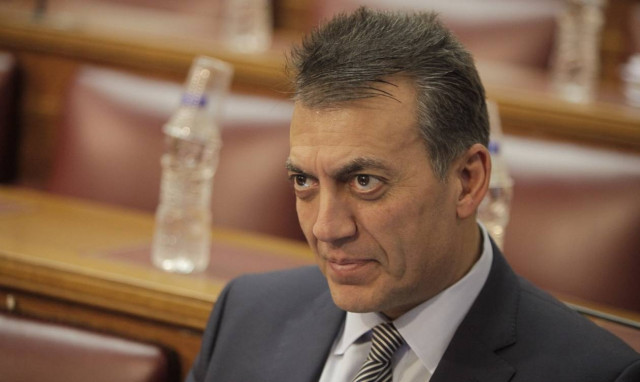 Βρούτσης εναντίον κυβέρνησης: Συνθλίβουν τους Έλληνες και βλάπτουν τη χώρα