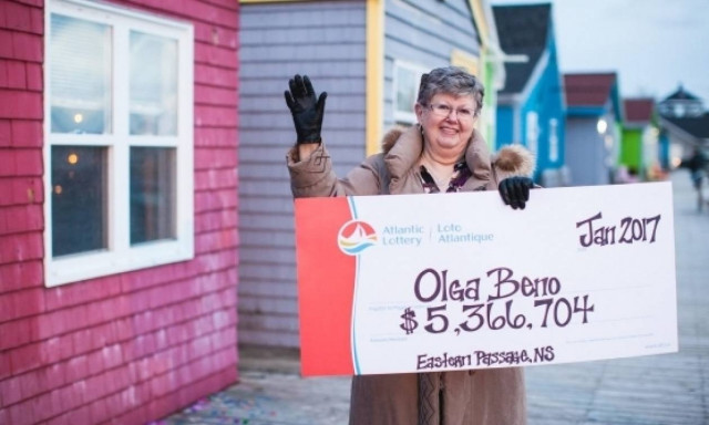 Απίστευτο: Κέρδισε το Λόττο με αριθμούς που είδε στον ύπνο της πριν από 30 χρόνια!