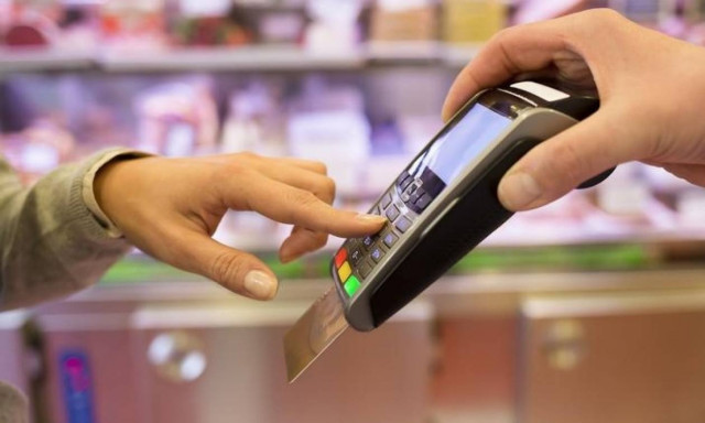 Χάος και καθυστερήσεις για τις ηλεκτρονικές συναλλαγές και το πλαστικό χρήμα