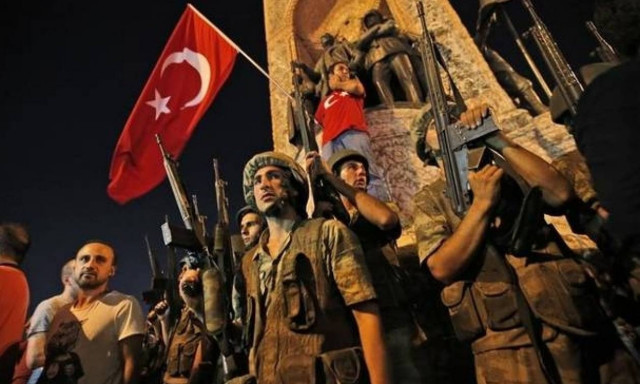 Τουρκία: Εκδόθηκαν ακόμα 380 εντάλματα σύλληψης επιχειρηματιών για στήριξη στον Γκιουλέν