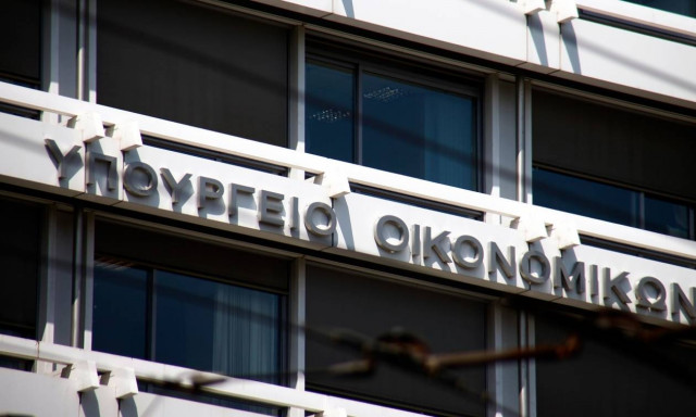 Πλαστικό χρήμα: Ποιες δαπάνες δεν θα χτίζουν αφορολόγητο