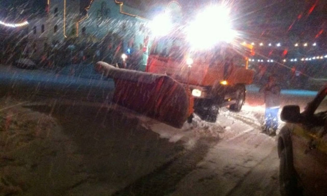 Καιρός LIVE: Χιονοπτώσεις με ένταση - Δείτε σε ποιους δρόμους δίνεται «μάχη» με εκχιονιστικά