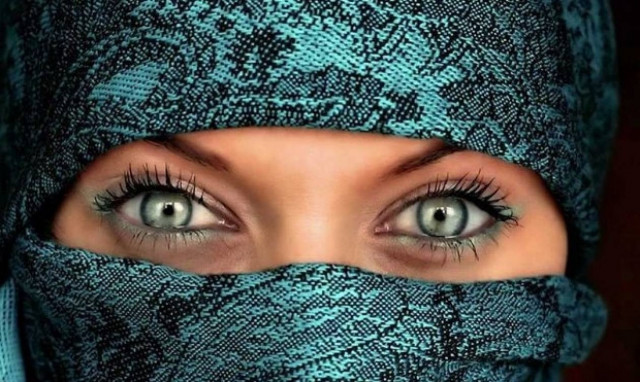 Ζητούνται γυναίκες-κατάσκοποι!