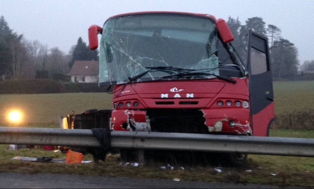 Τραγικό δυστύχημα στη Γαλλία: Τουλάχιστον 5 νεκροί και 27 τραυματίες σε τροχαίο λόγω πάγου (Pics)