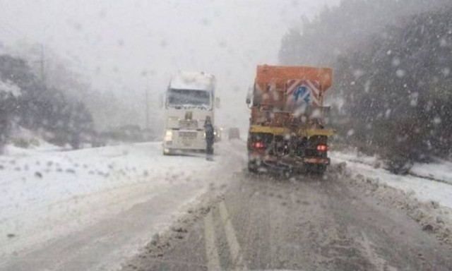 Καιρός ΤΩΡΑ: Άνοιξε η Κορίνθου – Πατρών – Ταλαιπωρία για χιλιάδες οδηγούς