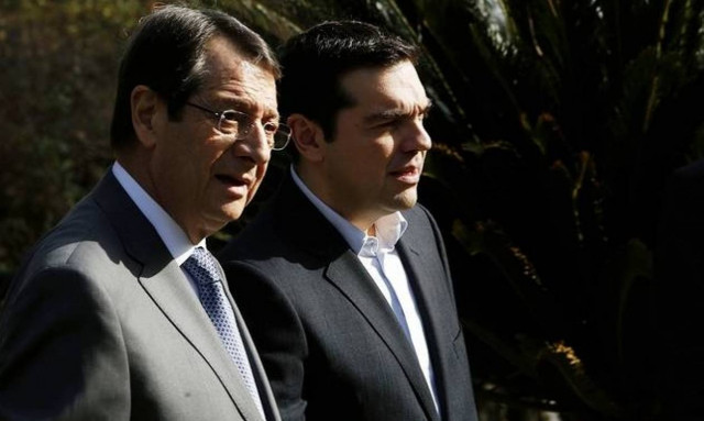 Κυπριακό: Εγκλωβισμένος ο Τσίπρας αναζητεί «συνενόχους» πριν από τις συζητήσεις στη Γενεύη