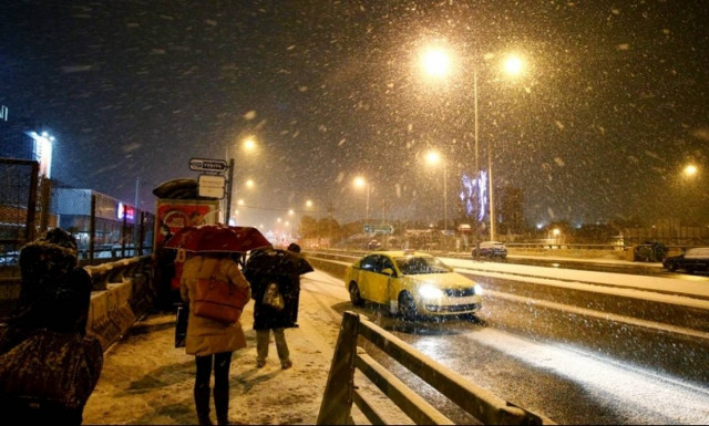 Καιρός ΤΩΡΑ: Ποια σχολεία της Ανατολικής Αττικής θα είναι την Τρίτη (10/1) κλειστά