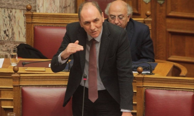 Στα ύψη η τιμή της βενζίνης - «Ελεγχόμενη η κατάσταση» βλέπει ο Σταθάκης