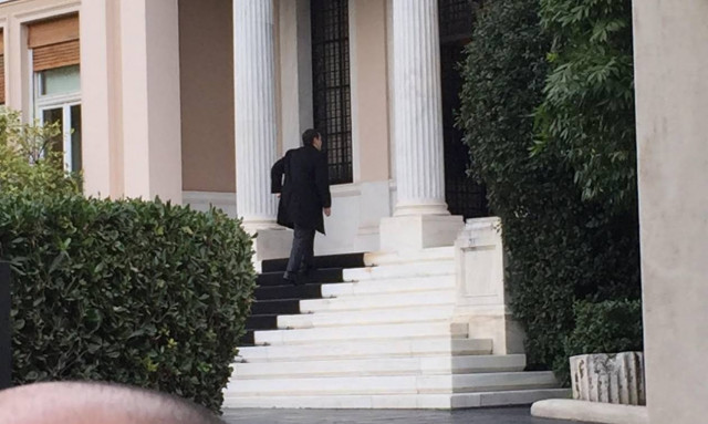 Κυπριακό: Στο Μέγαρο Μαξίμου τώρα η συνάντηση Τσίπρα - Μητσοτάκη (pics + vid)