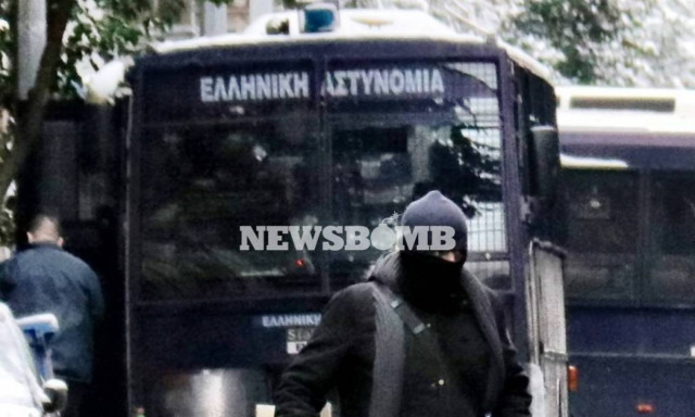 Επίθεση γραφεία ΠΑΣΟΚ: Ο πολιτικός κόσμος καταδικάζει το ένοπλο χτύπημα