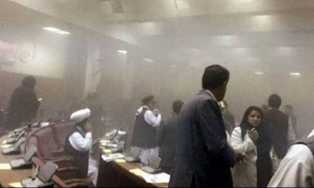 Ισχυρές εκρήξεις συγκλόνισαν την Καμπούλ - 32 νεκροί και δεκάδες τραυματίες (Pics+Vid)