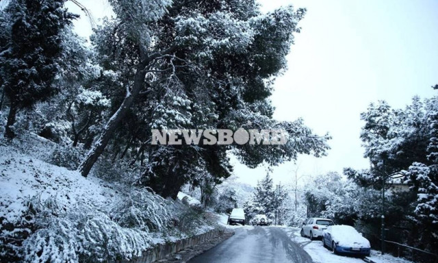 Καιρός Αθήνα τώρα: Παγώνει το χιόνι - Προσοχή στον παγετό