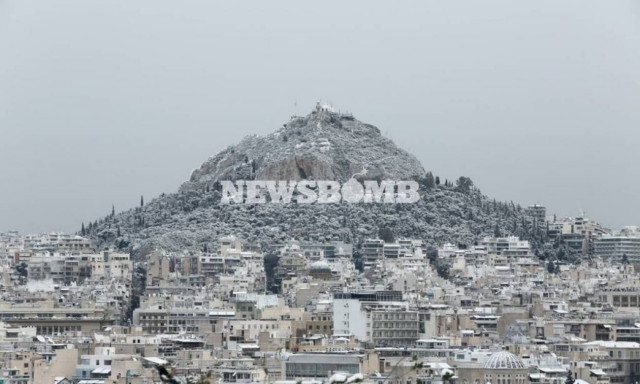 Καιρός ΤΩΡΑ - Νέα ανατροπή: Δείτε πού θα ρίξει το περισσότερο χιόνι σήμερα!