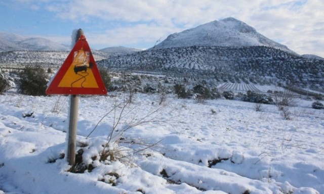 Καιρός ΤΩΡΑ: Κλειστή για τα φορτηγά η Εθνική Οδός Αθηνών - Θεσσαλονίκης - Δείτε πού