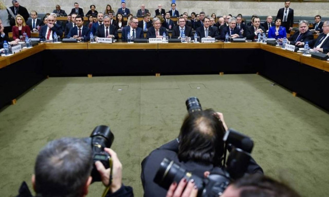 Κυπριακό Live: Στην «κόψη» του ξυραφιού οι διαβουλεύσεις - Νέο ραντεβού στις 18 Ιανουαρίου