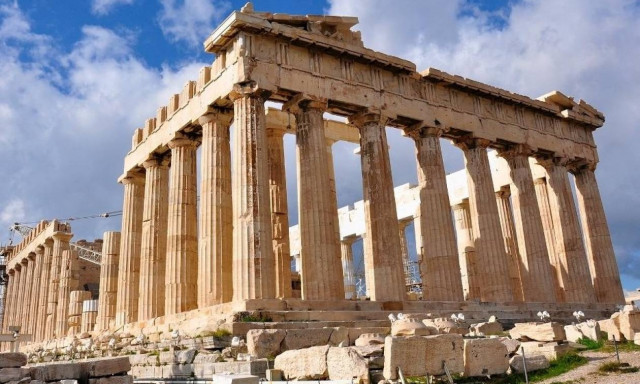 Αυτή είναι η φωτογραφία του χιονισμένου Παρθενώνα που κάνει το γύρο του κόσμου