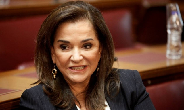 Πρόωρες εκλογές βλέπει η Ντόρα Μπακογιάννη