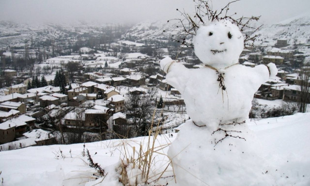 Καιρός ΕΜΥ: Πού θα χιονίζει την Τρίτη (17/1) - Αναλυτική πρόγνωση