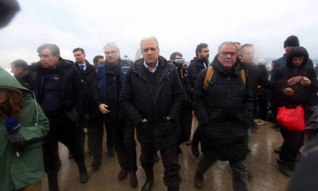 Προσφυγικό: Αβραμόπουλος και Μουζάλας στη Μυτιλήνη την Πέμπτη (19/01)