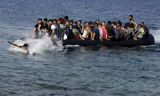 Nearly 700 refugees-migrants arrived in Greece by sea in 2017