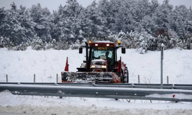 Καιρός ΕΜΥ: Χιόνια και βροχές φέρνει ο «Βίκτωρ» την Πέμπτη - Πότε εξασθενούν τα φαινόμενα